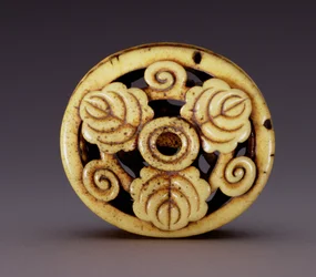 Netsuke in the form of a box (c.1870)